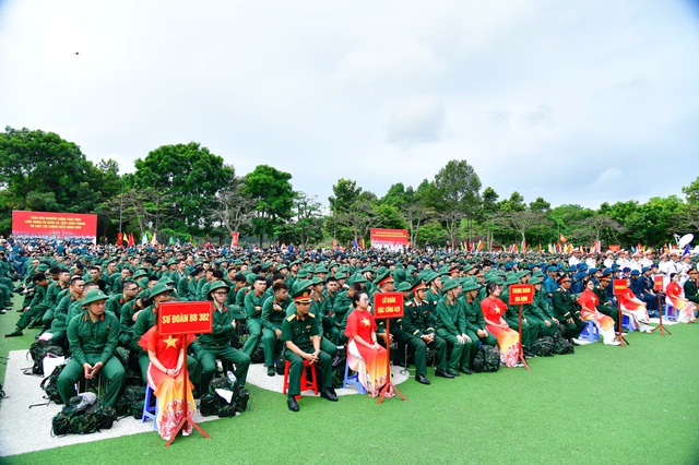 9.105 công dân TP.HCM hăng hái lên đường nhập ngũ- Ảnh 7.