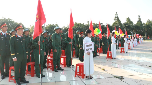 Tuổi trẻ Quảng Ngãi nô nức tòng quân- Ảnh 2.