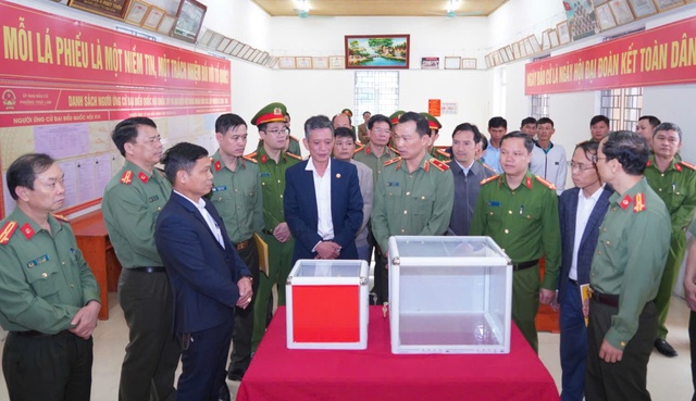 Giám đốc Công an tỉnh Thanh Hóa kiểm tra công tác tổ chức bầu cử- Ảnh 1.