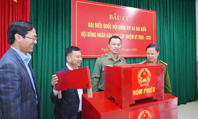 Giám đốc Công an tỉnh Thanh Hóa kiểm tra công tác tổ chức bầu cử- Ảnh 3.