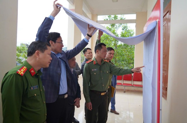 Giám đốc Công an tỉnh Thanh Hóa kiểm tra công tác tổ chức bầu cử- Ảnh 2.