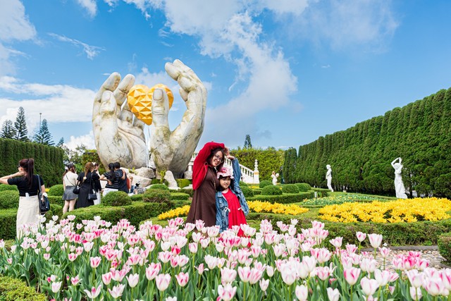 Khách miền Trung - Tây Nguyên đến Ba Na Hills tăng hơn 60%- Ảnh 8.