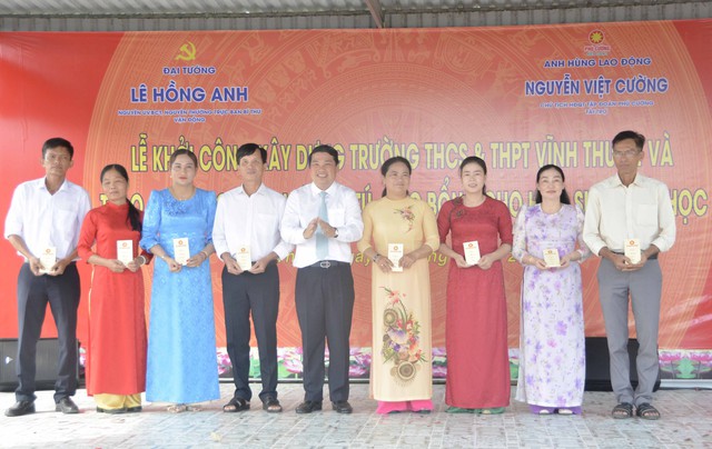 Đại tướng Lê Hồng Anh dự Lễ khởi công xây dựng công trình Trường THCS - THPT Vĩnh Thuận- Ảnh 6.