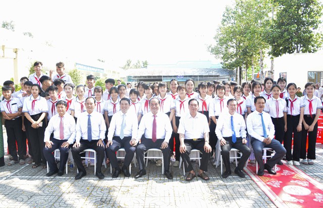 Đại tướng Lê Hồng Anh dự Lễ khởi công xây dựng công trình Trường THCS - THPT Vĩnh Thuận- Ảnh 10.