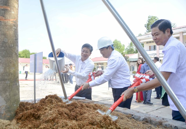 Đại tướng Lê Hồng Anh dự Lễ khởi công xây dựng công trình Trường THCS - THPT Vĩnh Thuận- Ảnh 12.