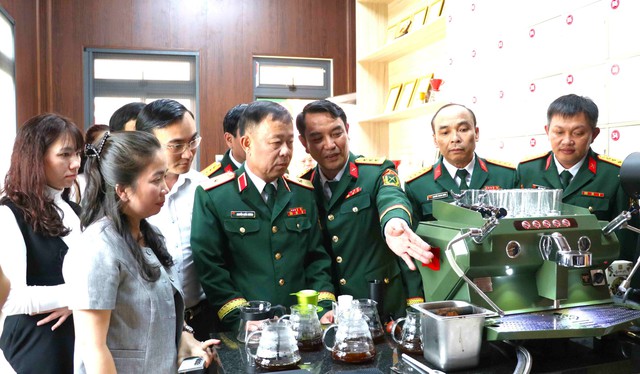 “Cà phê người lính” viết tiếp bản hùng ca công nghệ- Ảnh 3.