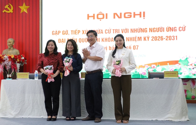 Ứng cử viên đại biểu Quốc hội khoá XVI đơn vị bầu cử số 7 tiếp xúc cử tri tại xã Vĩnh Bình- Ảnh 12.