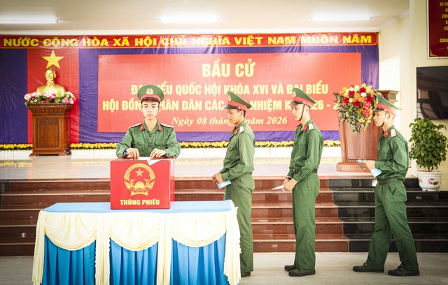 An Giang: Cử tri đặc khu Thổ Châu đi bầu cử sớm- Ảnh 4.