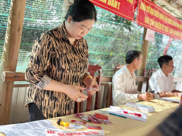 An Giang: Khí thế sẵn sàng ở khu vực bỏ phiếu bầu cử xã Vĩnh Bình trước ngày hội lớn- Ảnh 9.