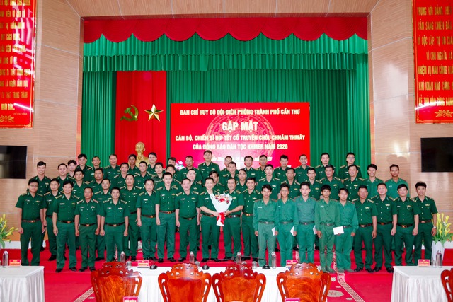 BĐBP TP Cần Thơ gặp mặt cán bộ, chiến sĩ nhân dịp Tết cổ truyền Chôl Chnăm Thmây- Ảnh 3.