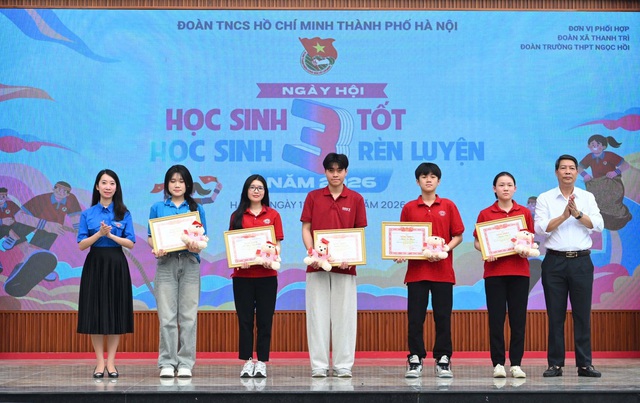 Hà Nội: Tuyên dương “Học sinh 3 rèn luyện”, “Học sinh 3 tốt” tiêu biểu cấp thành phố- Ảnh 4.