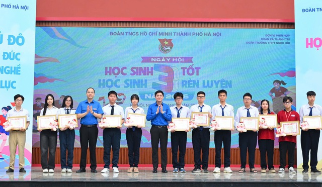 Hà Nội: Tuyên dương “Học sinh 3 rèn luyện”, “Học sinh 3 tốt” tiêu biểu cấp thành phố- Ảnh 3.