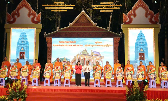 Cần Thơ tổng kết các hoạt động Tết Quân - Dân mừng Chôl Chnăm Thmây năm 2026- Ảnh 4.