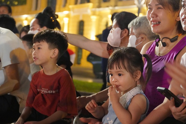 “Âm nhạc cộng đồng” và nỗ lực đưa văn hóa đến gần hơn với công chúng- Ảnh 6. “Âm nhạc cộng đồng” và nỗ lực đưa văn hóa đến gần hơn với công chúng- Ảnh 6.