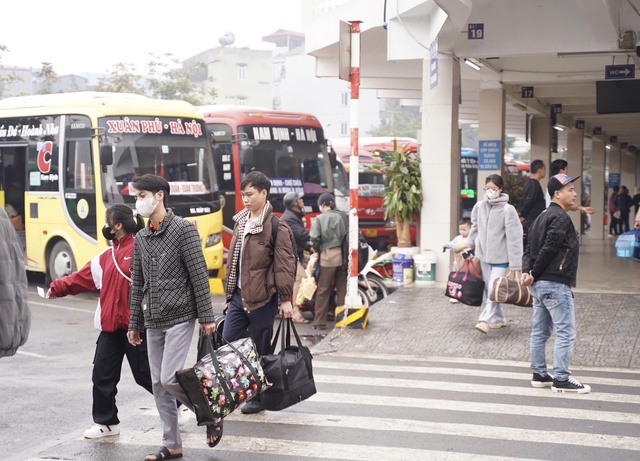 Hà Nội dự kiến tăng cường khoảng 500 xe khách phục vụ kỳ nghỉ lễ 30/4 - 1/5- Ảnh 1.