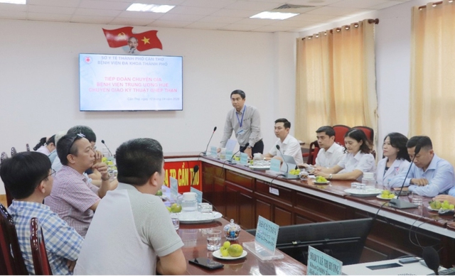 Bệnh viện Đa khoa TP Cần Thơ: Thực hiện thành công kỹ thuật lấy, ghép thận từ người hiến sống- Ảnh 2. Bệnh viện Đa khoa TP Cần Thơ: Thực hiện thành công kỹ thuật lấy, ghép thận từ người hiến sống- Ảnh 2.