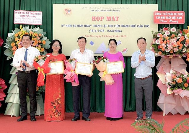 Thư viện TP Cần Thơ họp mặt Kỷ niệm 50 năm Ngày thành lập- Ảnh 6.