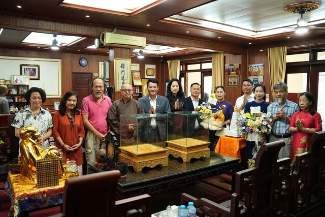 Đặc sắc lễ rước kiệu, rước mão Nguyên phi Ỷ Lan tại lễ hội truyền thống làng Sủi- Ảnh 5. Đặc sắc lễ rước kiệu, rước mão Nguyên phi Ỷ Lan tại lễ hội truyền thống làng Sủi- Ảnh 5.