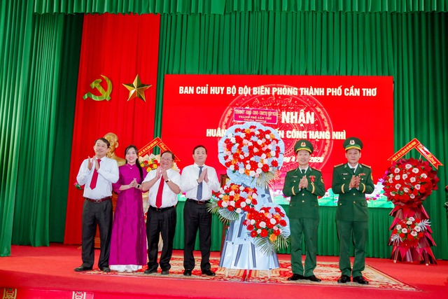 BĐBP TP Cần Thơ đón nhận Huân chương Chiến công hạng Nhì- Ảnh 4.