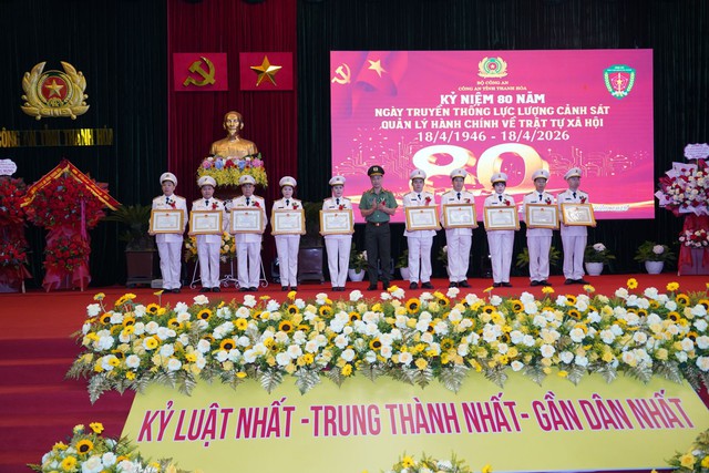 Công an Thanh Hóa: Kỷ niệm 80 năm Ngày truyền thống lực lượng Cảnh sát Quản lý hành chính về TTXH- Ảnh 3.