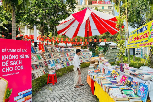 Cần Thơ khai mạc Hội sách lần thứ V năm 2026 với chủ đề “Sách - Tri thức - Khát vọng phát triển đất nước”- Ảnh 13.