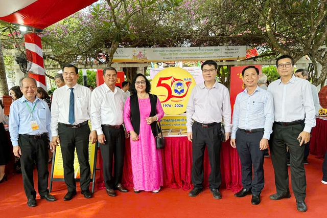 Cần Thơ khai mạc Hội sách lần thứ V năm 2026 với chủ đề “Sách - Tri thức - Khát vọng phát triển đất nước”- Ảnh 5.