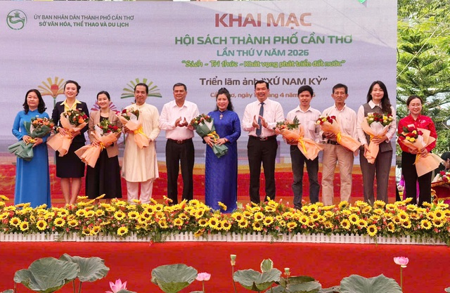 Cần Thơ khai mạc Hội sách lần thứ V năm 2026 với chủ đề “Sách - Tri thức - Khát vọng phát triển đất nước”- Ảnh 3.