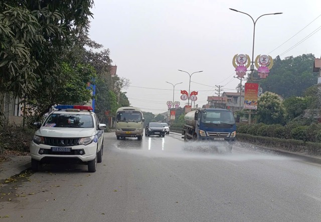 Phòng CSGT Công an tỉnh Thái Nguyên: Tăng cường đảm bảo trật tự ATGT tại Cụm cảng Đa Phúc- Ảnh 3.