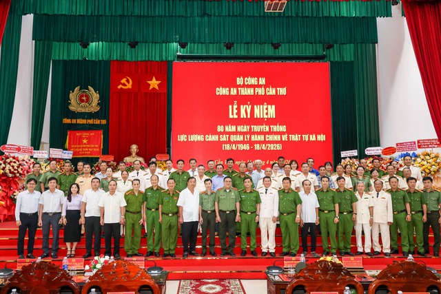 Kỷ niệm 80 năm Ngày truyền thống lực lượng Cảnh sát QLHC về TTXH, Công an TP Cần Thơ- Ảnh 12.