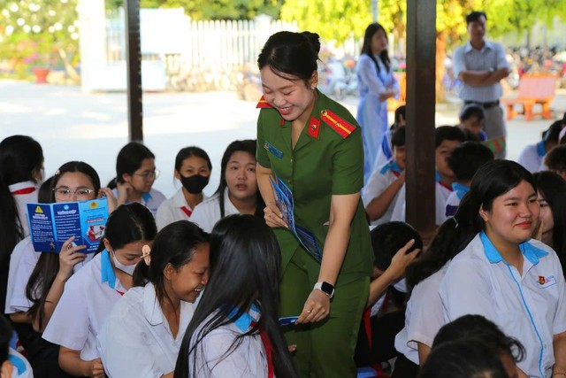 Khi "Bữa sáng 0 đồng" trở thành lớp học pháp luật đặc biệt- Ảnh 4.