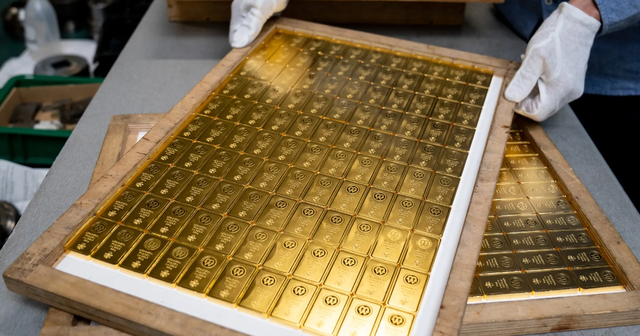 Giá vàng hôm nay 17/4: Tiếp tục lùi sâu xuống sát 170,5 triệu đồng/lượng- Ảnh 1.