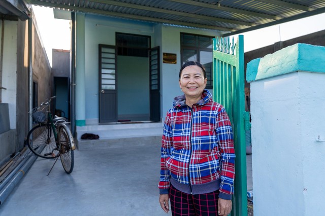 Khánh thành, bàn giao nhà cho bà con vùng lũ tỉnh Đắk Lắk- Ảnh 2.