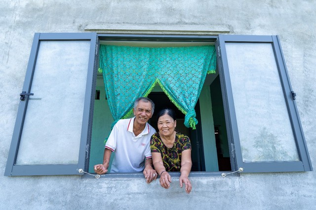 Khánh thành, bàn giao nhà cho bà con vùng lũ tỉnh Đắk Lắk- Ảnh 1.