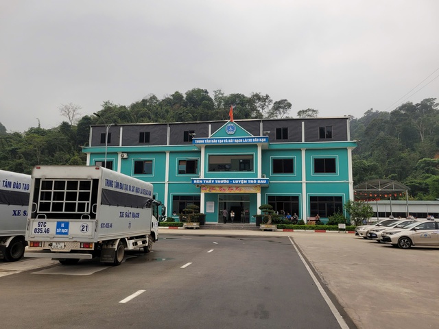 Trung tâm Đào tạo và Sát hạch lái xe Bắc Kạn: Cơ hội vàng cho người dân vùng núi phía Bắc tỉnh Thái Nguyên- Ảnh 3.