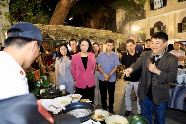 Hà Nội ra mắt Cổng thông tin an toàn thực phẩm: Thiết lập đầu mối chính thức, tăng minh bạch, tăng tương tác- Ảnh 3.