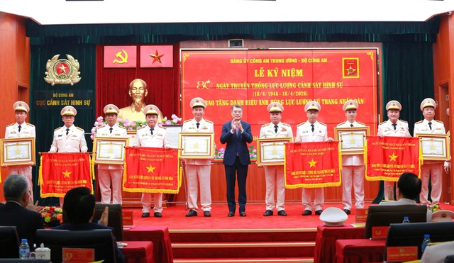 Bắc Ninh: Phòng Cảnh sát điều tra tội phạm về trật tự xã hội đón nhận danh hiệu Anh hùng LLVTND- Ảnh 1.