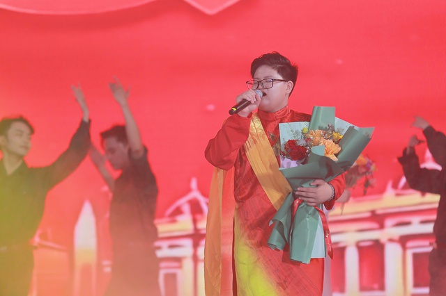 Đoàn Ngọc Gia Bảo khẳng định dấu ấn riêng trong lòng khán giả bằng giọng hát đầy cảm xúc- Ảnh 2.