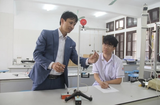 Thanh Hóa có 2 học sinh tham dự đội tuyển dự thi Olympic Vật lí châu Á năm 2026- Ảnh 1.