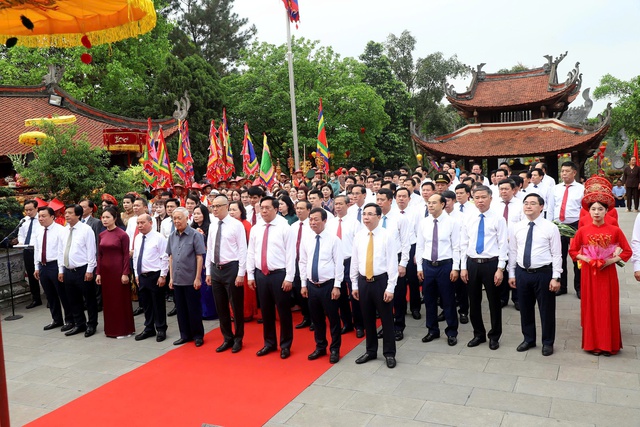 Phú Thọ: Linh thiêng Lễ dâng hương giỗ Quốc Tổ Lạc Long Quân và Tổ Mẫu Âu Cơ- Ảnh 3.