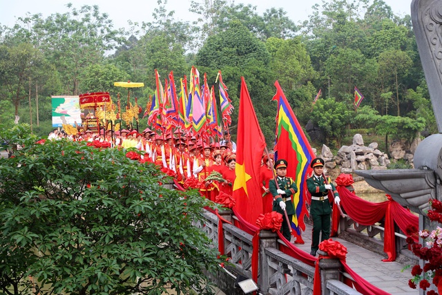 Phú Thọ: Linh thiêng Lễ dâng hương giỗ Quốc Tổ Lạc Long Quân và Tổ Mẫu Âu Cơ- Ảnh 1.