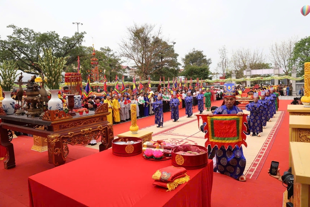 Tổ chức trọng thể Lễ rước, tế và dâng hương Đức Quốc Tổ Lạc Long Quân- Ảnh 3.