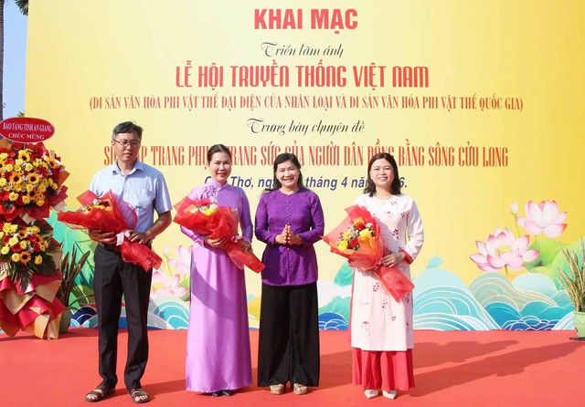 Cần Thơ: Triển lãm ảnh Lễ hội truyền thống Việt Nam- Ảnh 2.