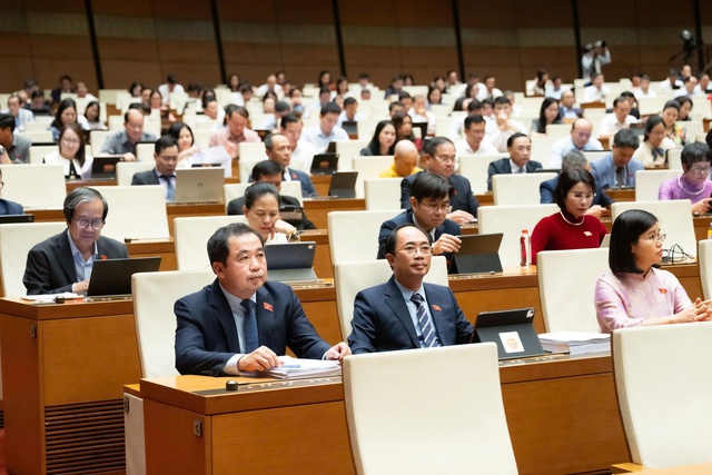 97,6% đại biểu Quốc hội biểu quyết tán thành thông qua Luật Thủ đô- Ảnh 2.