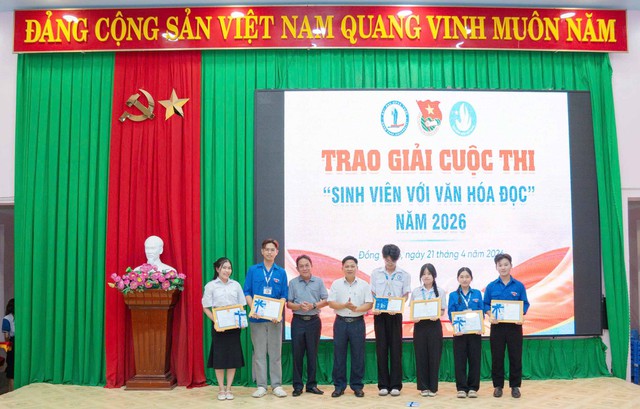Chi nhánh NXB Chính trị quốc gia Sự thật tại Cần Thơ lan tỏa tri thức và văn hóa đọc- Ảnh 6.