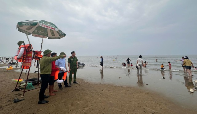 Công an Thanh Hóa: Góp phần nâng chất lượng an ninh du lịch Sầm Sơn

- Ảnh 2.