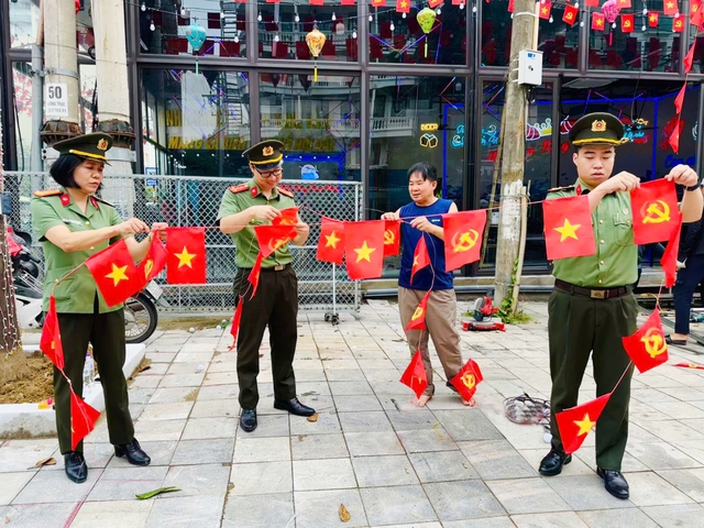 Công an Thanh Hóa: Góp phần nâng chất lượng an ninh du lịch Sầm Sơn

- Ảnh 4.