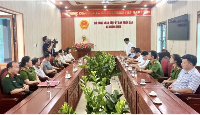 Thanh Hóa: Trao giấy khai sinh cho “liệt sĩ” trở về sau 45 năm lưu lạc- Ảnh 1.
