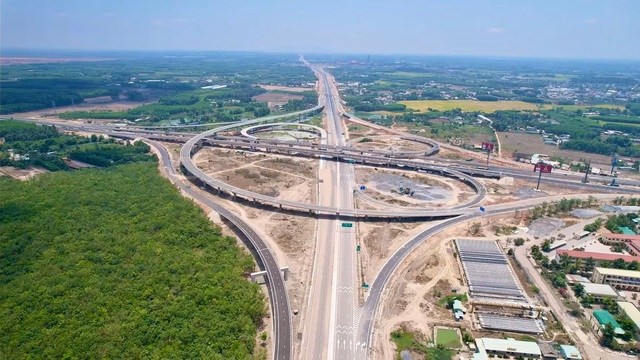 Dịp lễ 30/4 - 1/5, 12 dự án thành phần cao tốc Bắc - Nam phía Đông sẽ được đưa vào khai thác- Ảnh 1.