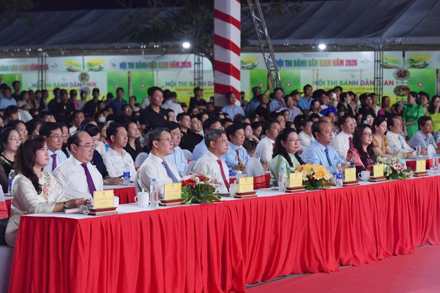 Cần Thơ khai mạc Lễ hội Bánh dân gian Nam Bộ lần thứ XIII- Ảnh 1.