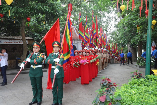 Chủ tịch UBND tỉnh Phú Thọ đọc Chúc văn khích lệ tinh thần yêu nước trong Lễ giỗ Tổ Hùng Vương- Ảnh 1.